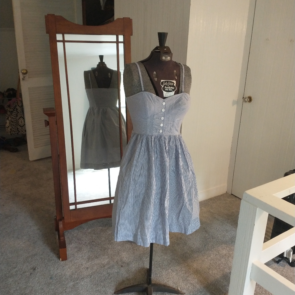 American Eagle striped summer dress with pockets!